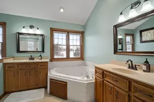 8605 S River Terrace Dr, Franklin, WI 53132 - Photo 24