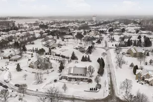 8605 S River Terrace Dr, Franklin, WI 53132 - Photo 44