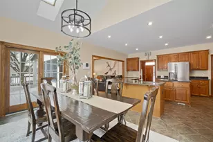 8605 S River Terrace Dr, Franklin, WI 53132 - Photo 14