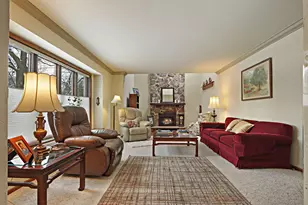 433 Robins Run, Burlington, WI 53105 - Photo 2