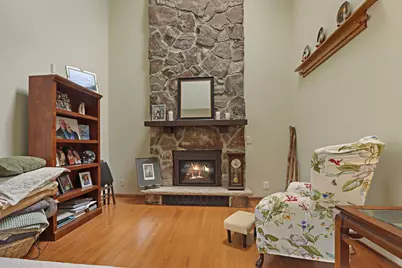433  Robins Run, Burlington, WI 53105 - Photo 4