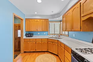 1924 Johnson Ave, Racine, WI 53402 - Photo 10