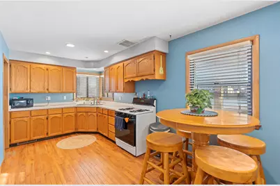 1924  Johnson Ave, Racine, WI 53402 - Photo 8