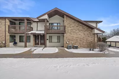 1674 S Coachlight Dr, New Berlin, WI 53151 - Photo 1