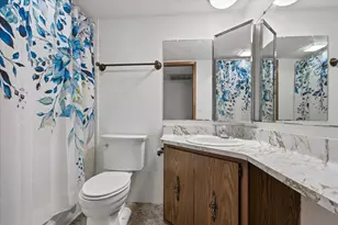 1674 S Coachlight Dr, New Berlin, WI 53151 - Photo 12