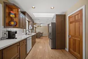 N50W14420 Fairmount Ave, Menomonee Falls, WI 53051 - Photo 12