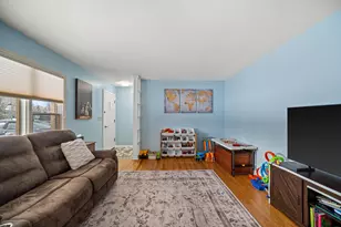 N50W14420 Fairmount Ave, Menomonee Falls, WI 53051 - Photo 8