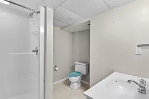 2136 Richmond Ave, Manitowoc, WI 54220 - Photo 14