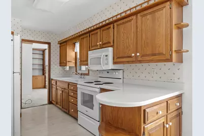 2136  Richmond Ave, Manitowoc, WI 54220 - Photo 4