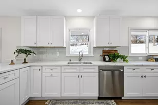 5135 S Menard Dr, New Berlin, WI 53151 - Photo 14