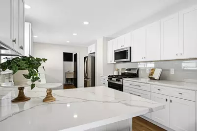 5135 S Menard Dr, New Berlin, WI 53151 - Photo 16