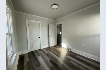 5327 W Wright St, Milwaukee, WI 53210 - Photo 10