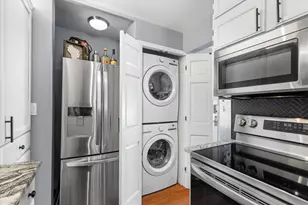 360 Park Hill Dr, Pewaukee, WI 53072 - Photo 10