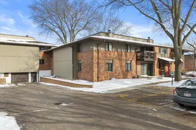 360  Park Hill Dr #C, Pewaukee, WI 53072 - Photo 18