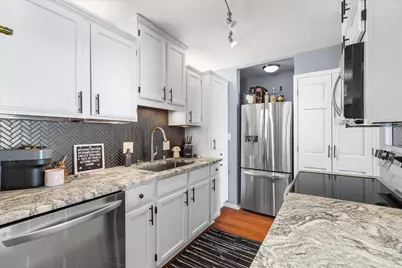 360  Park Hill Dr #C, Pewaukee, WI 53072 - Photo 6