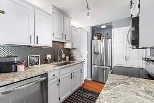 360 Park Hill Dr, Pewaukee, WI 53072 - Photo 6