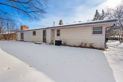 8824 W Dosie Ave, Greenfield, WI 53228 - Photo 36
