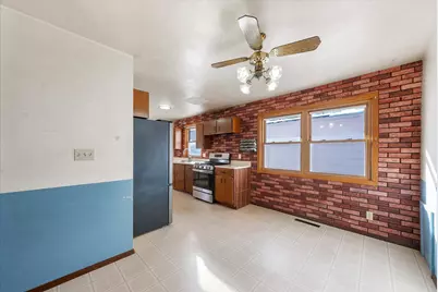 622  Smith St, Plymouth, WI 53073 - Photo 2