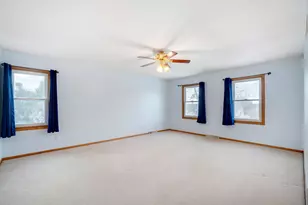 683 Fox Run Dr, Saukville, WI 53080 - Photo 8