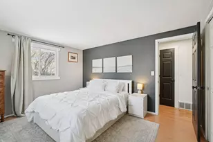 293 Meadowside Ct, Pewaukee, WI 53072 - Photo 20