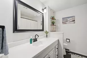 293 Meadowside Ct, Pewaukee, WI 53072 - Photo 18