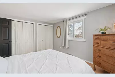 293  Meadowside Ct, Pewaukee, WI 53072 - Photo 22