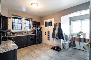 1429 S 79th St, West Allis, WI 53214 - Photo 8