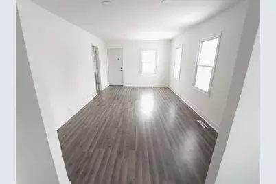 1313  Summerset Dr, Racine, WI 53406 - Photo 6