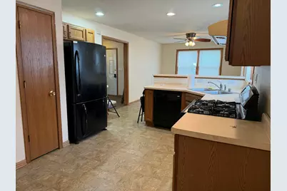 2140 N 27th St, Milwaukee, WI 53208 - Photo 8