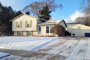 258 W Bridge St, Grafton, WI 53024 - Photo 6