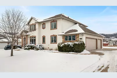 2111  Clearwater Dr, Onalaska, WI 54650 - Photo 2