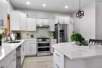 2111  Clearwater Dr, Onalaska, WI 54650 - Photo 12