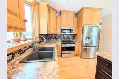 N108W14895  Bel Aire Ln, Germantown, WI 53022 - Photo 4