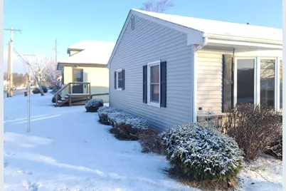 3818  68th St, Kenosha, WI 53142 - Photo 2