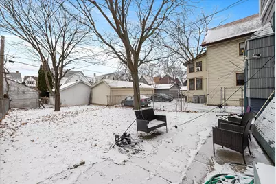 2627 N Murray Ave, Milwaukee, WI 53211 - Photo 18