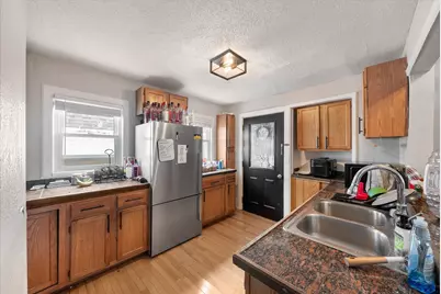 3215 N Bartlett Ave #3215A, Milwaukee, WI 53211 - Photo 12