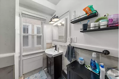 3215 N Bartlett Ave #3215A, Milwaukee, WI 53211 - Photo 8