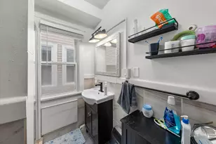 3215 N Bartlett Ave, Milwaukee, WI 53211 - Photo 8