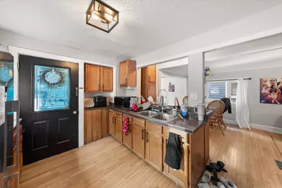 3215 N Bartlett Ave #3215A, Milwaukee, WI 53211 - Photo 14