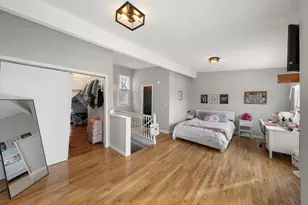 3215 N Bartlett Ave, Milwaukee, WI 53211 - Photo 22