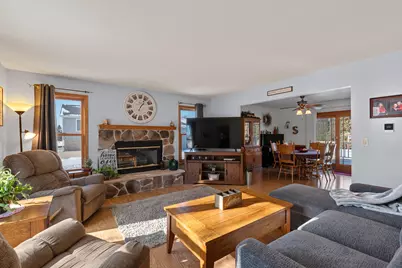 416  Hickory St, Belgium, WI 53004 - Photo 6