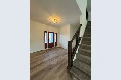 W221N3075  Greenwood Ct, Pewaukee, WI 53186 - Photo 6