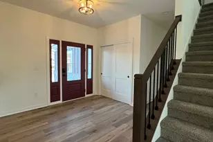 W221N3075 Greenwood Ct, Pewaukee, WI 53186 - Photo 6