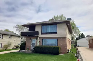 11325 W Center St, Wauwatosa, WI 53222 - Photo 2