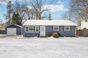 909 8th Ave, Grafton, WI 53024 - Photo 1