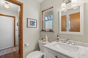 6530 N Alberta Ct, Glendale, WI 53217 - Photo 16