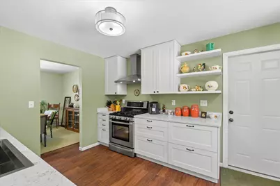 6530 N Alberta Ct, Glendale, WI 53217 - Photo 10