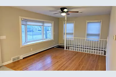 5354 N Lydell Ave, Whitefish Bay, WI 53217 - Photo 2