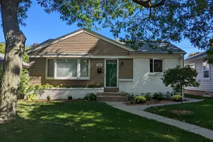 5354 N Lydell Ave, Whitefish Bay, WI 53217 - Photo 1