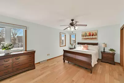 2135 W Shore Dr, Delafield, WI 53018 - Photo 24